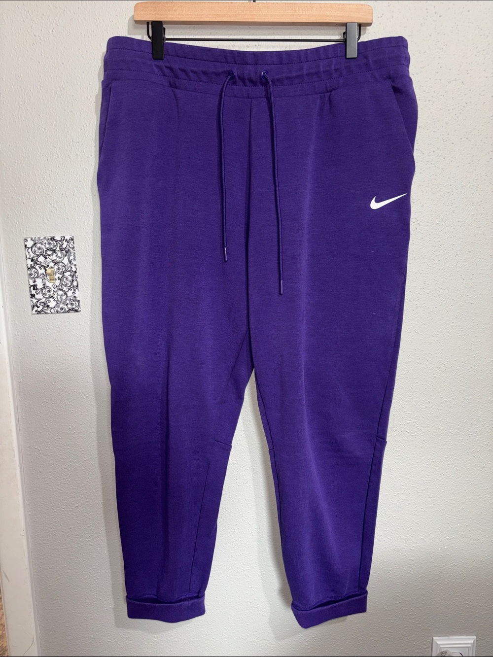 Nike - Women’s Purple Athletic Joggers (size X-Large)